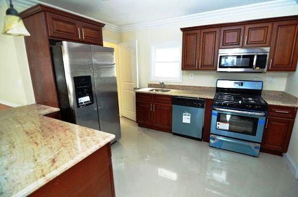 2nd image of 81 Tier St #2