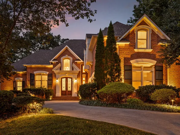 9317 Mountain Shade Dr, Chattanooga, TN 37421