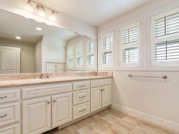 325 Channing Ave APT 313, Palo Alto, CA 94301