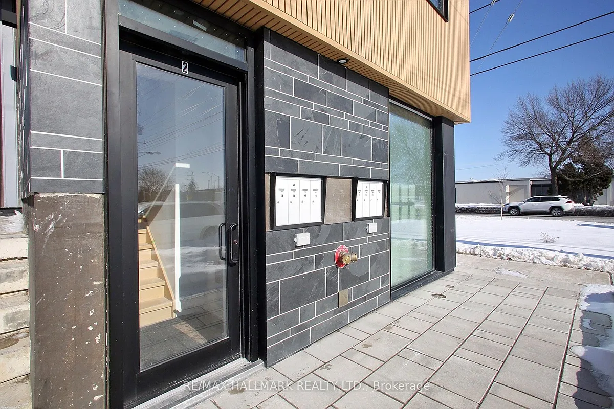 Building Photo - 2 Owen Dr