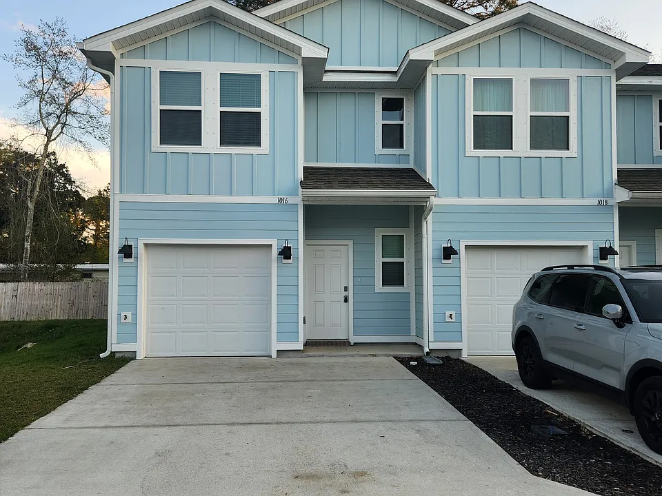 1016 McLaren Cir
