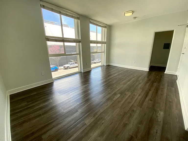 Bronson Lofts — Photo 11