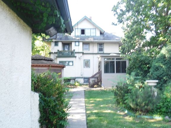 2nd image of 516 Washington Blvd