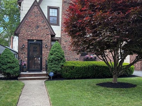 2nd image of 12 Ferncliff Rd