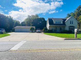 303 W Gilford Rd, Caro, MI 48723