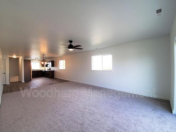4th image of 206 11th St #B