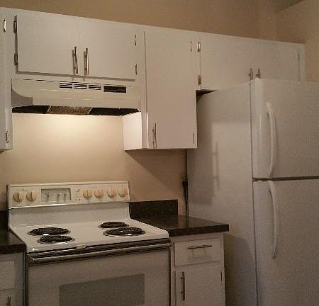 4th image of 2736 Park Dr APT 3