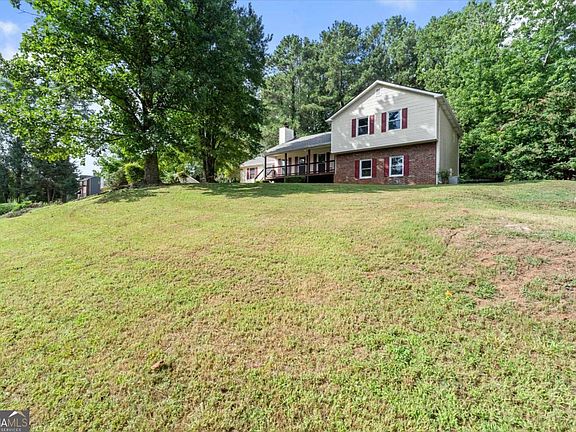4th image of 310 Timber Laurel Ln