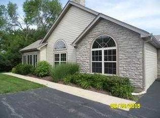1977 Timberview Dr, Joliet, IL 60431