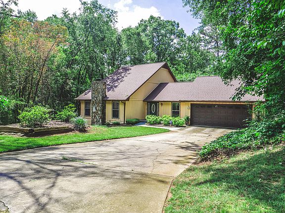 3rd image of 3959 Cotswold Dr
