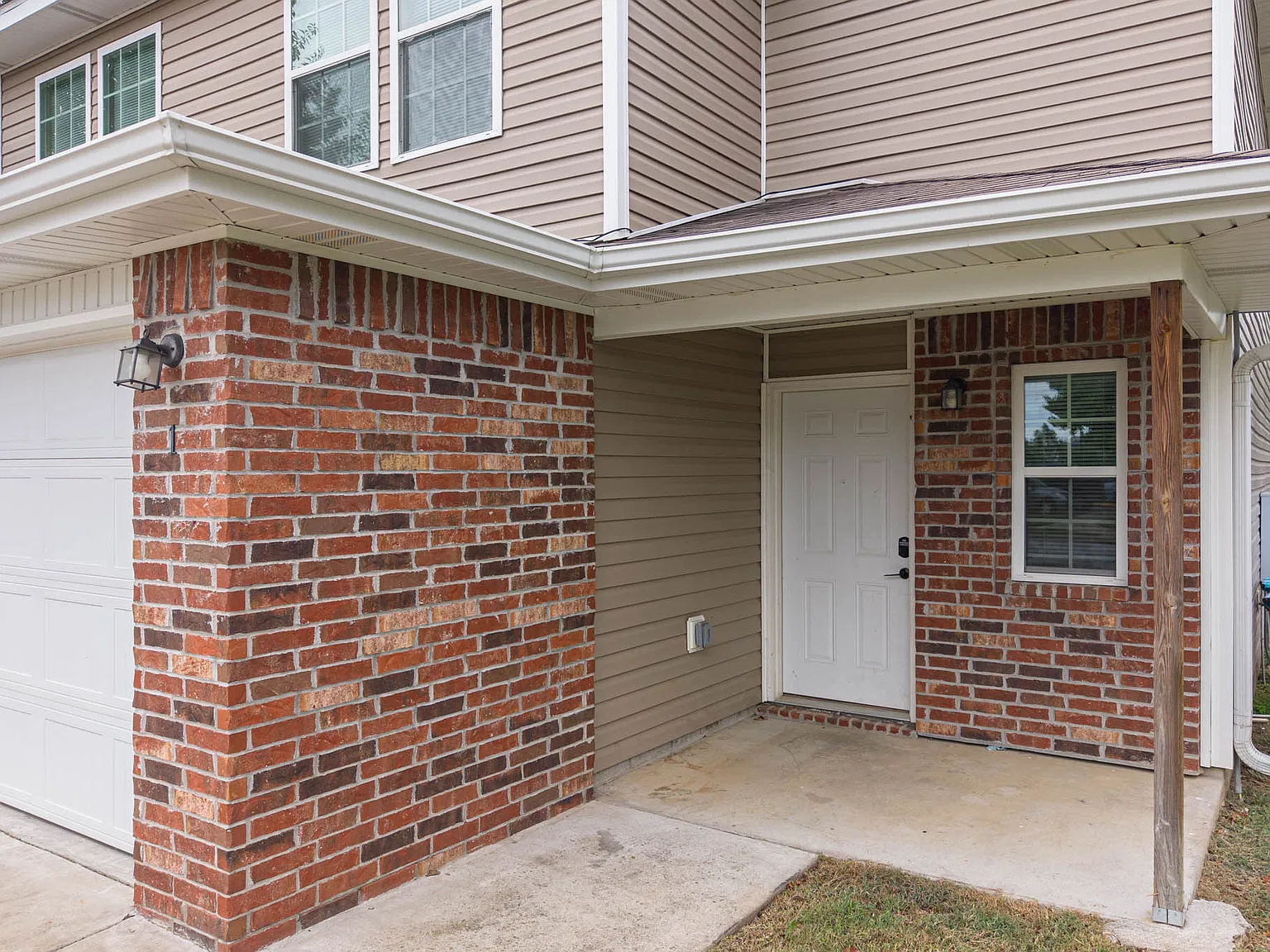 3 bed, 1207 sqft, $1,400 — Photo 2
