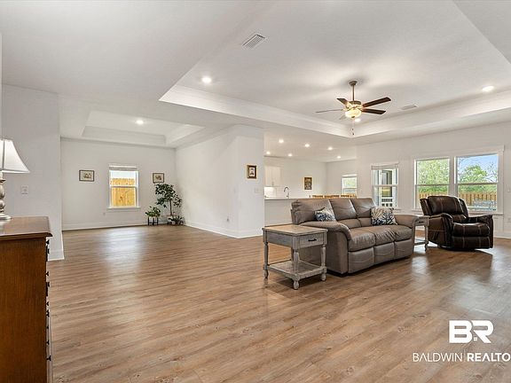 3rd image of 578 Golden Leaf Ave