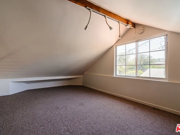 2735 Clyde Ave — Photo 55