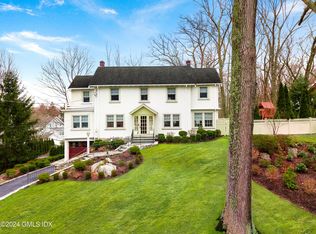 93 Valleywood Rd, Cos Cob, CT 06807