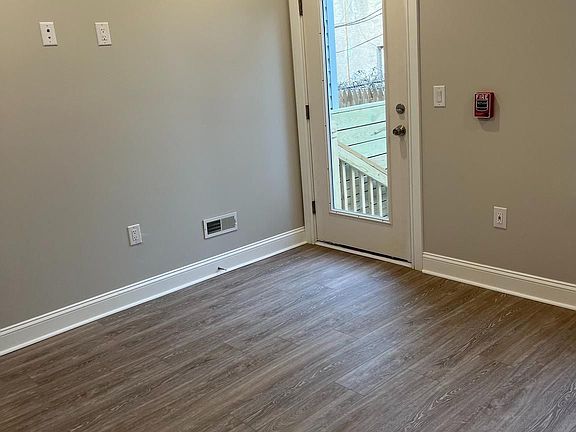 4th image of 2220 N Franklin St #1