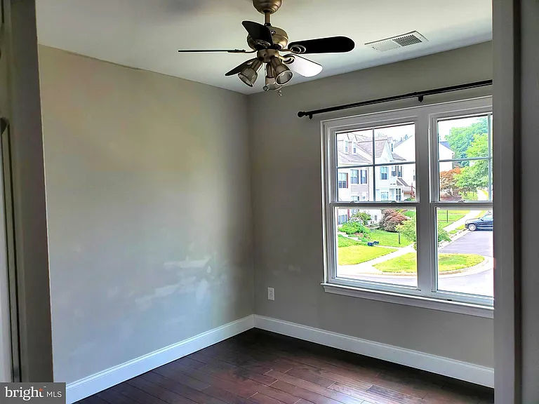 3983 Hartlake St — Photo 17