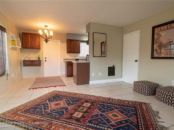 3rd image of 1403 NW 4th Ave #2