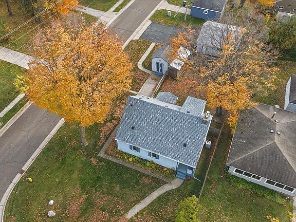 2nd image of 128 E Mankato St