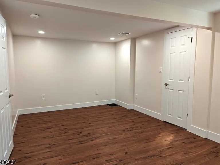 439 Victory Ave — Photo 6