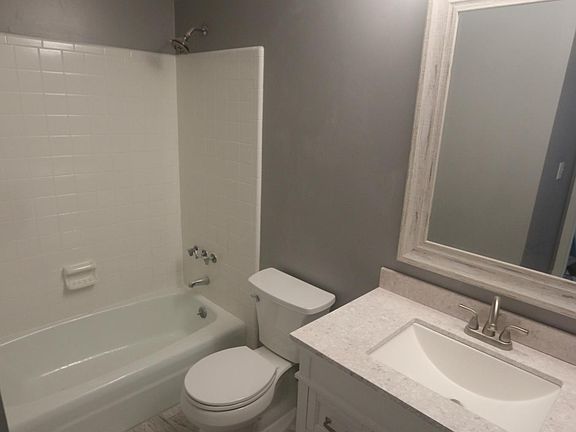 5th image of 4700 Lawndale Dr Unit E