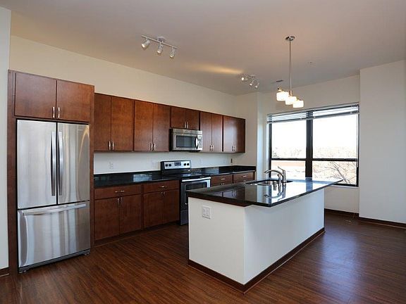 mequon-town-center-mequon-wi-3br---n306_01312019