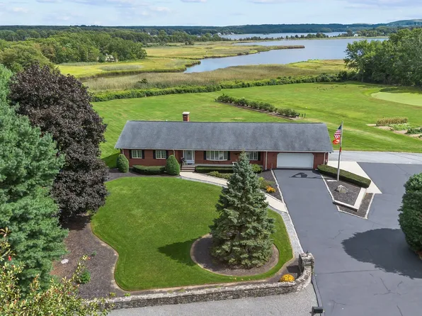 2835 County St, Dighton, MA 02715