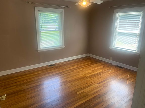 5th image of 5023 Halls Hill Pike