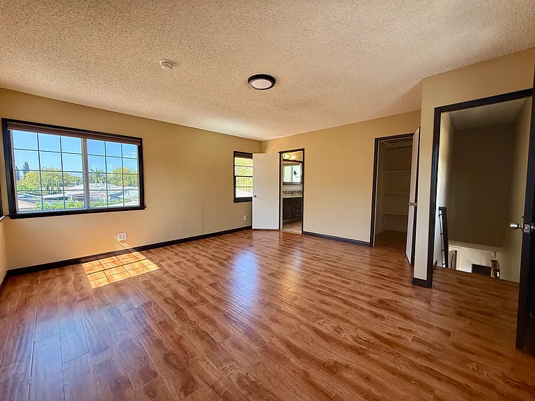 6205 Gentry Ave — Photo 18