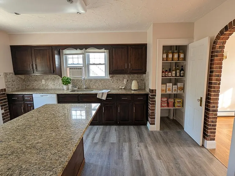 28 Hillside Ave — Photo 11