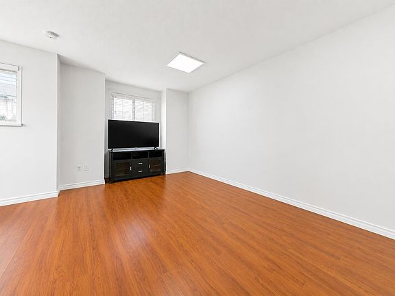 5th image of 14855 100th Ave #15