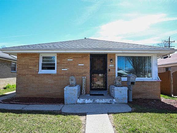 2nd image of 7509 W Carmen AVENUE