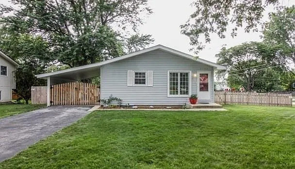 6104 Leonard Ave photo 1