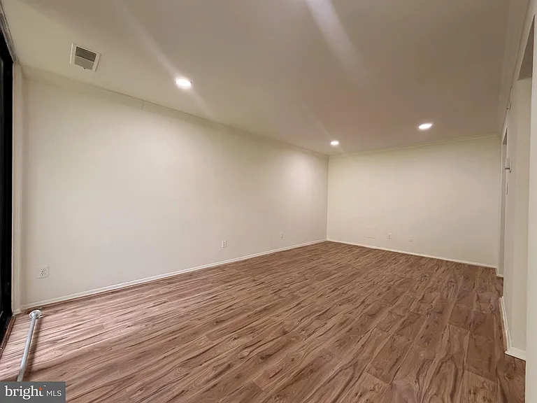 487 N Armistead St #203 — Photo 5