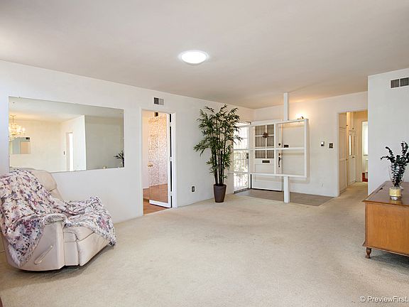4th image of 3466 Elsinore Pl