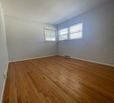 5th image of 914 Leamington Ave