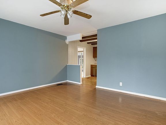 3rd image of 3106 Oakdale Ave