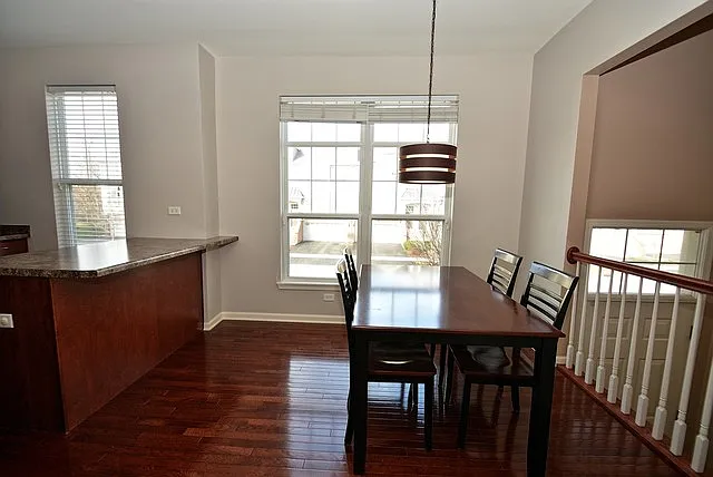 3 bed, 2.5 bath, 1880 sqft, $2,600 — Photo 4