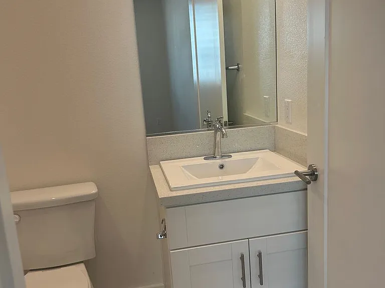 APT THE MADISON COLLECTION — Photo 25