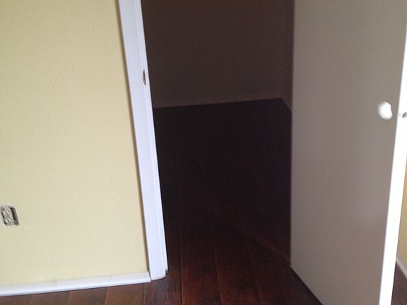 5th image of 517 W Lookout Dr APT 213