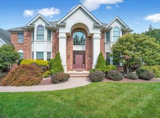 1 Ardsley Ct, Randolph, NJ 07869