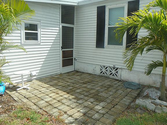 4th image of 136 Bimini Cay Cir