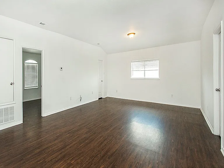 917 Swan Ridge Dr — Photo 8