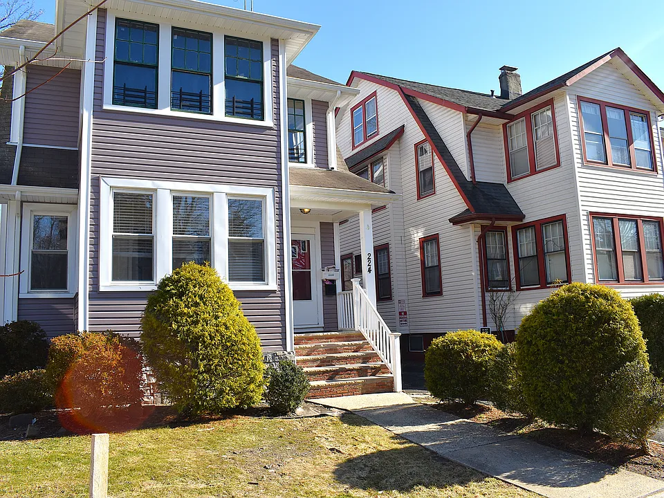 224 Ward Pl #1