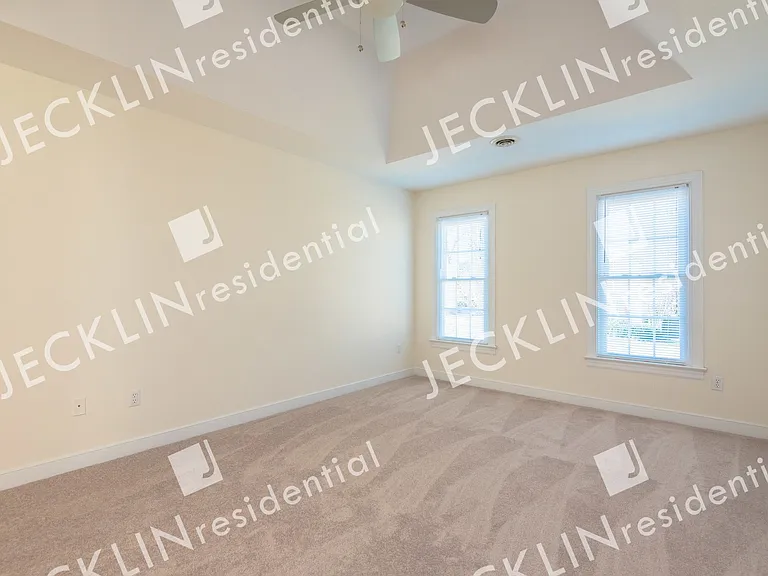 10653 Anna Marie Dr — Photo 21