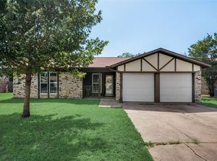 7513 Meadowlark Ln N, Watauga, TX 76148