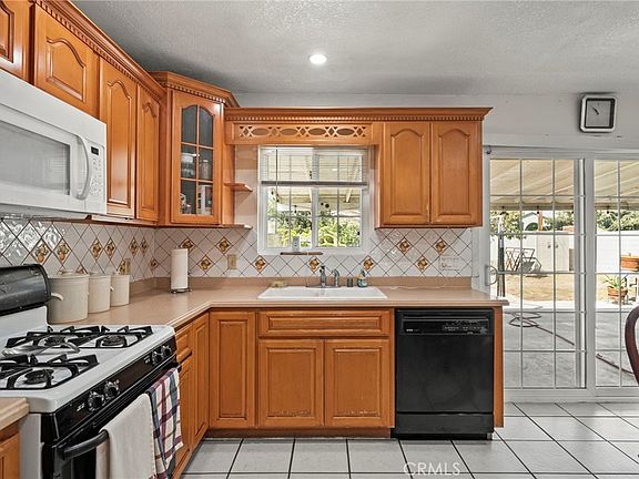 5th image of 6621 Rostrata Ave
