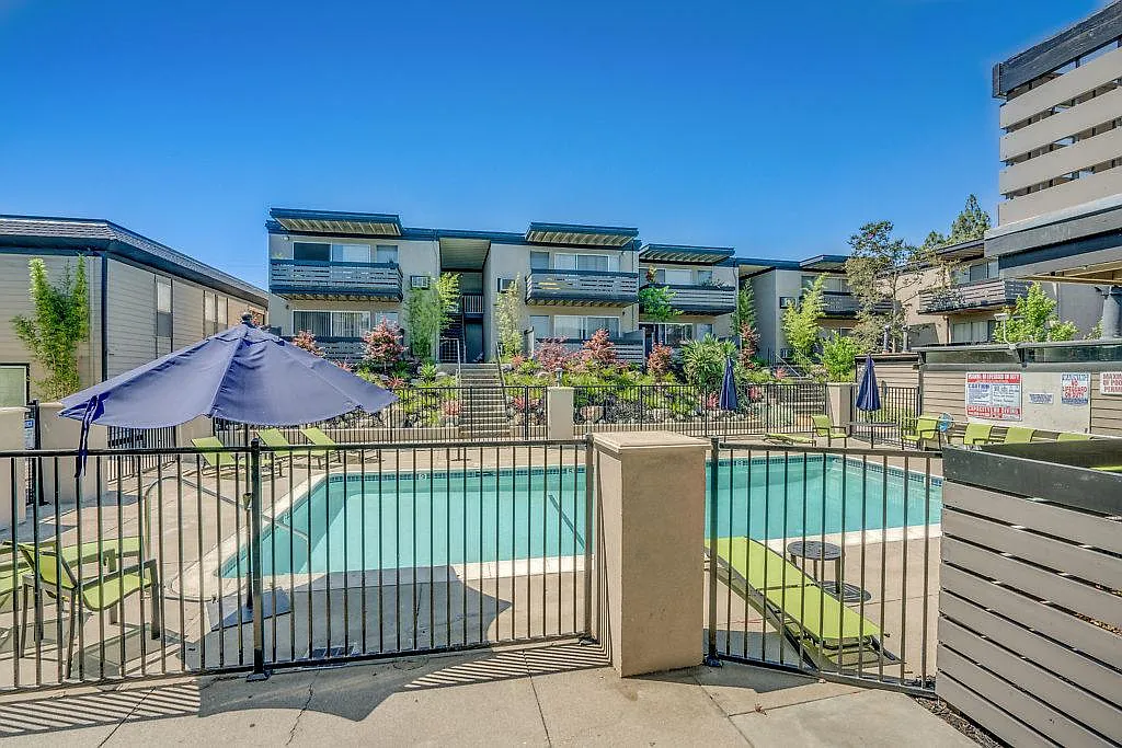 Vista Terrace — Photo 4