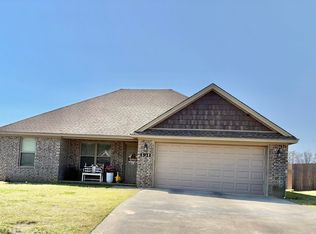 1911 Rehoboth Cir, Searcy, AR 72143