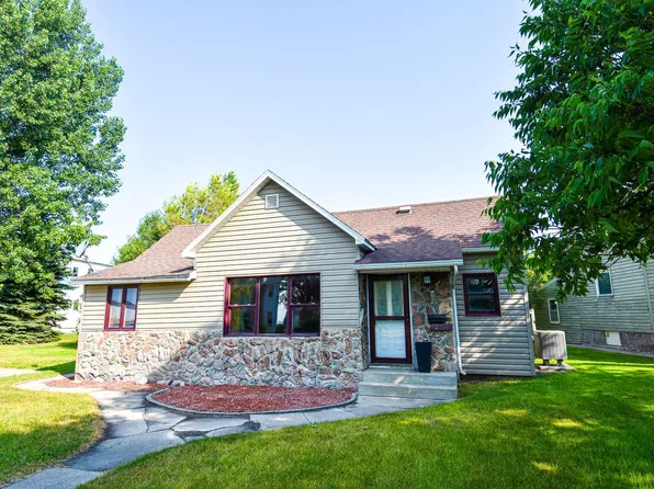 237 E Nelson Ave, Warren, MN 56762