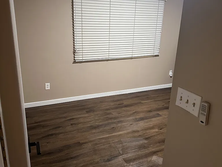 1825 E Fremont Dr — Photo 8